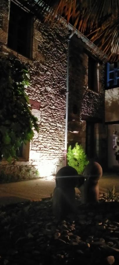 La Cour Des Ursulines Hotel Josselin Exterior photo